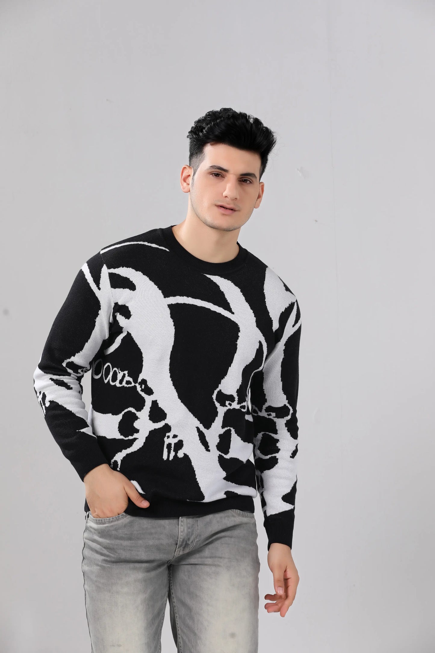 Men's Black & White Abstract Graphic Sweater
