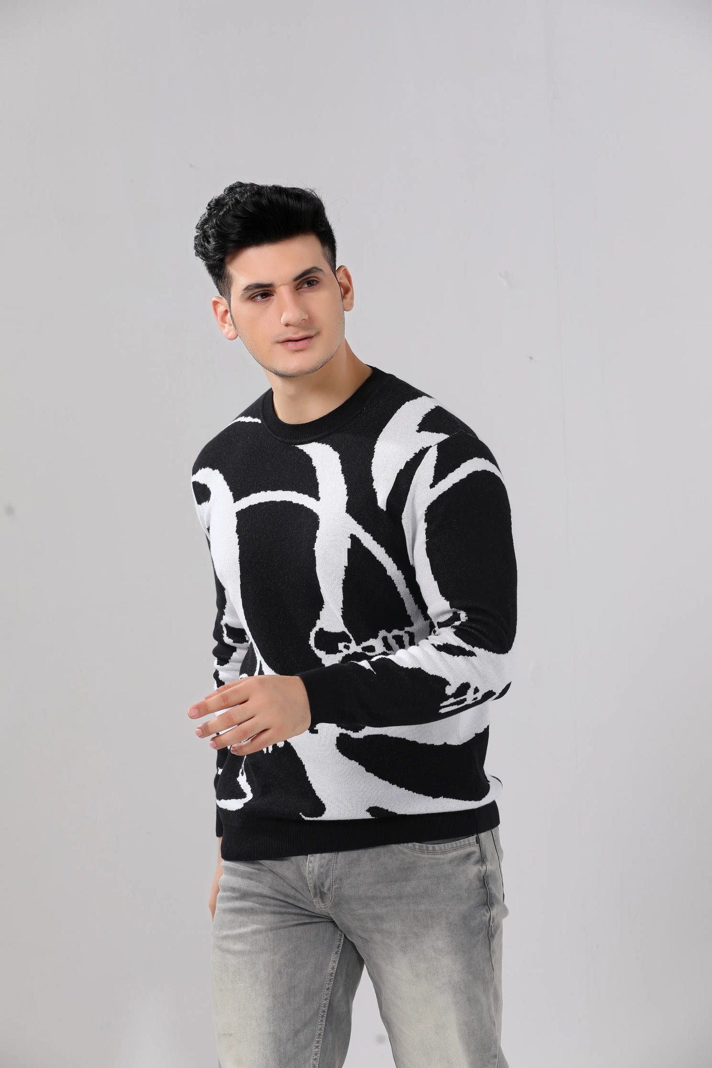 Men's Black & White Abstract Graphic Sweater