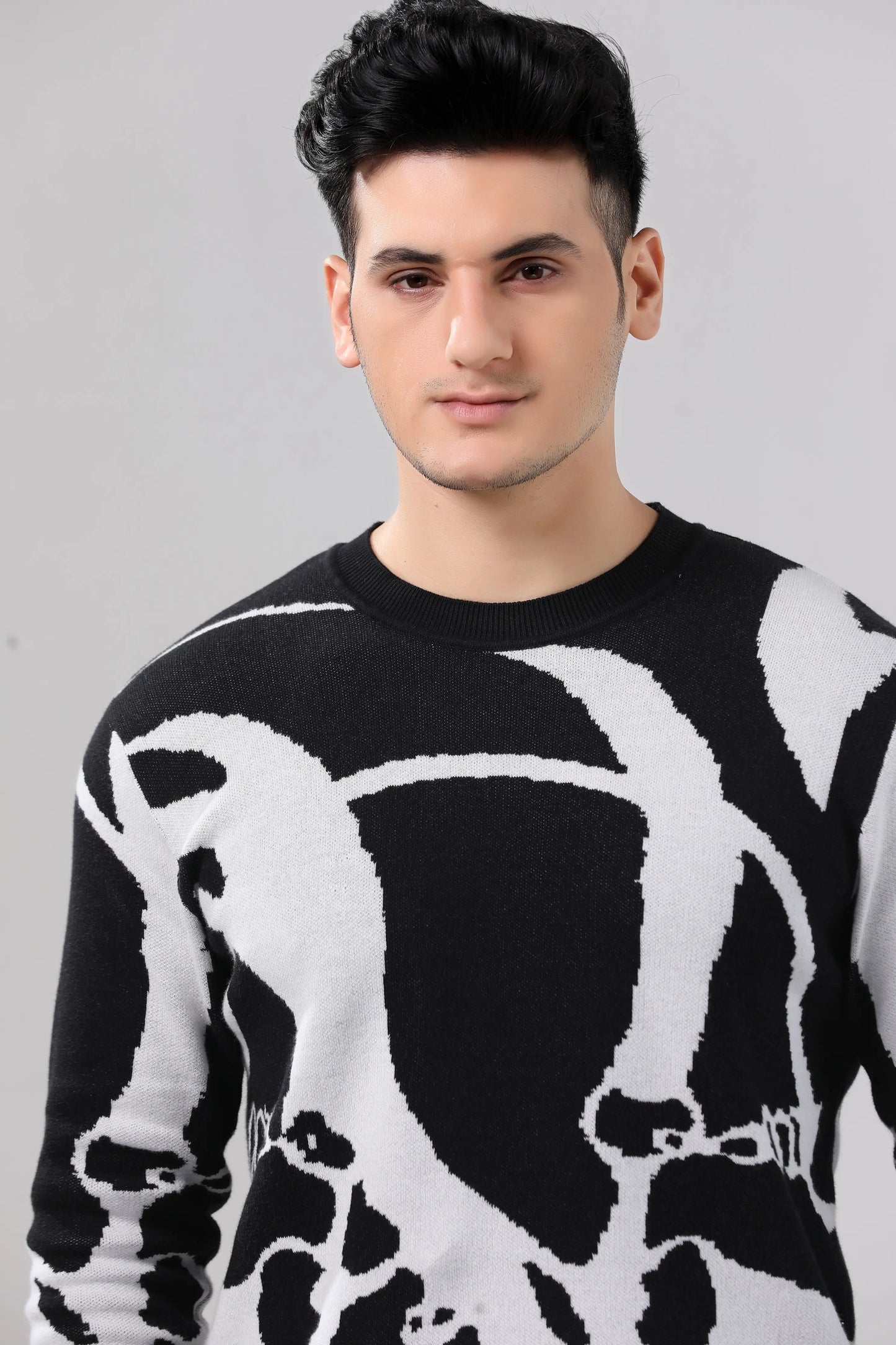 Men's Black & White Abstract Graphic Sweater